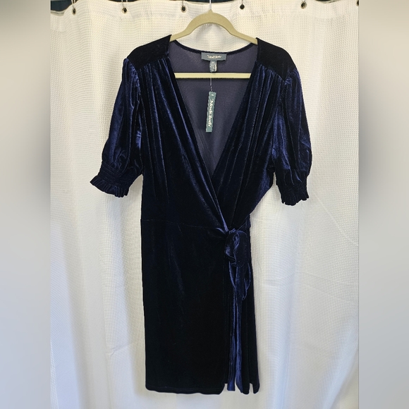 MODCLOTH new w/tag wrap dress - Picture 2 of 3